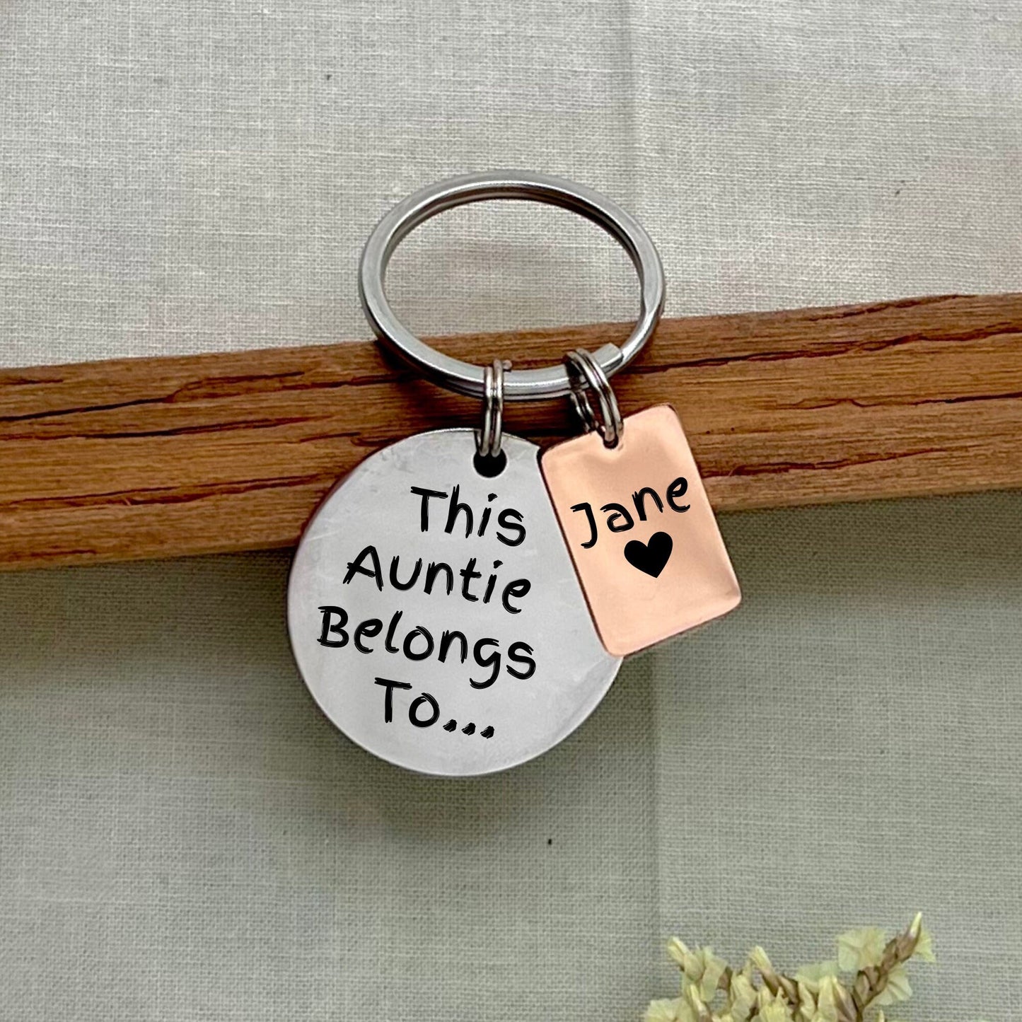 Personalized Auntie Keychain - "This Auntie Belongs To" - Custom Aunt Gift