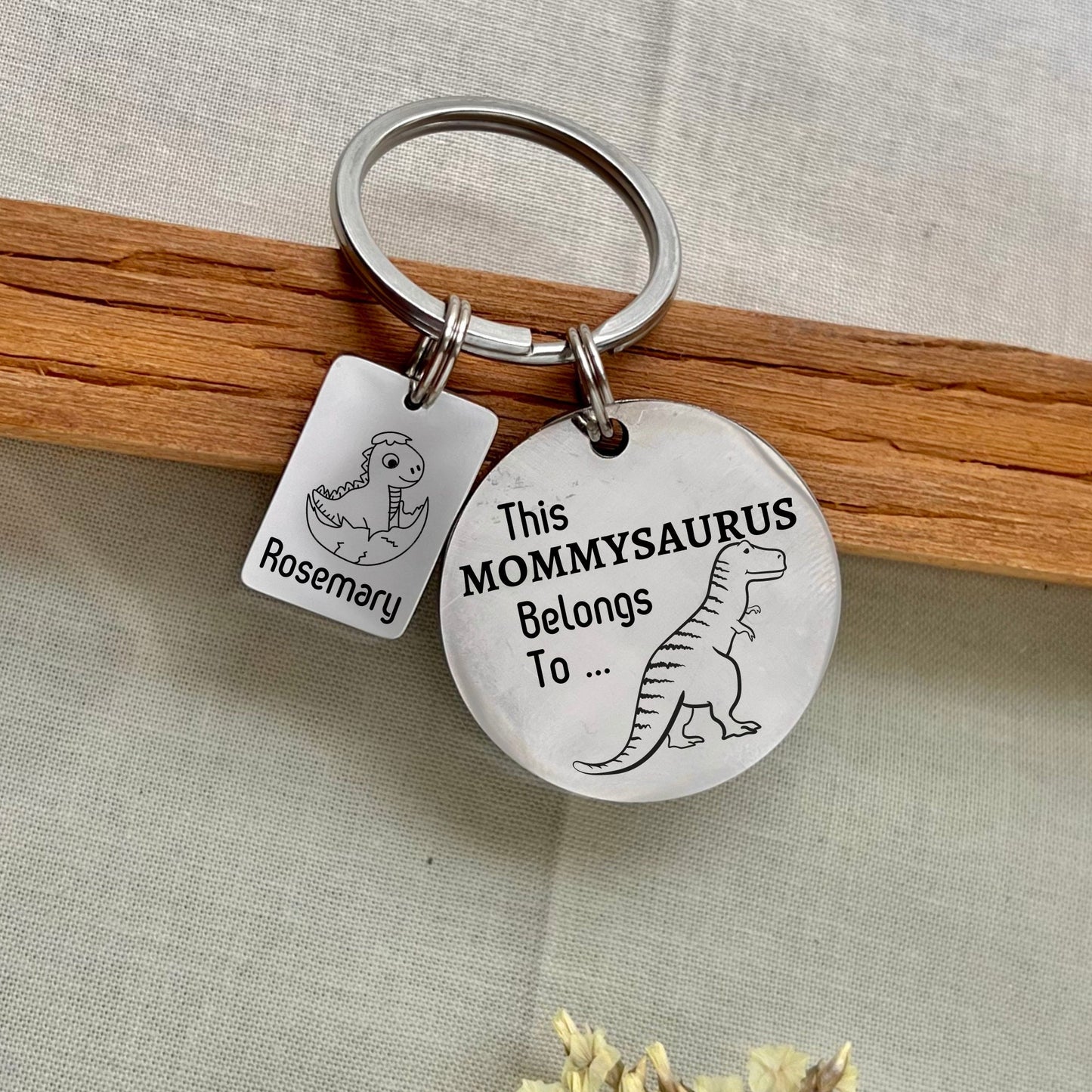 Mommysaurus Engraved Keyring - Personalized Dinosaur Keychain for Moms