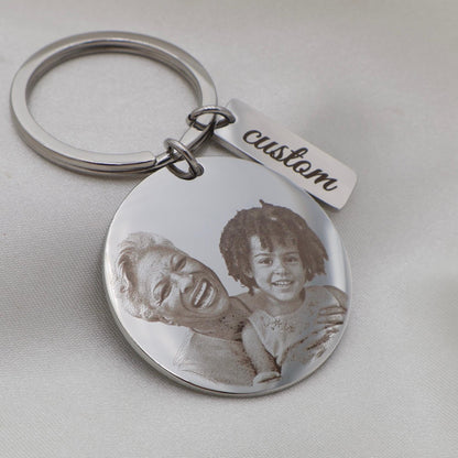 Personalized Photo Engraved Stainless Steel Keyring: Custom Portrait Charm